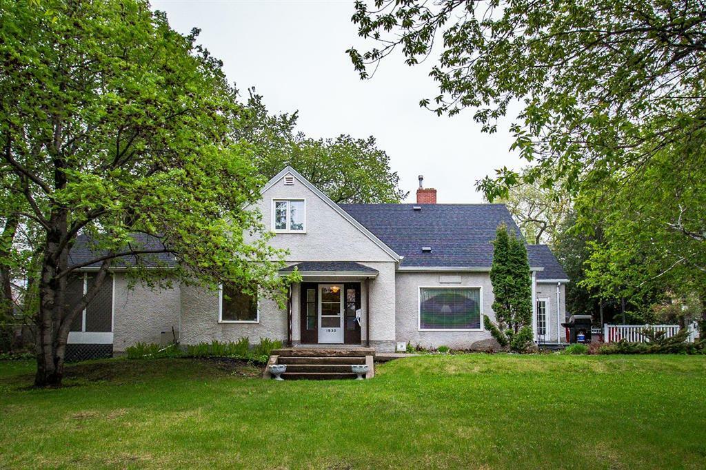 Property Photo: 1530 Victoria Avenue MB R7A 1B8