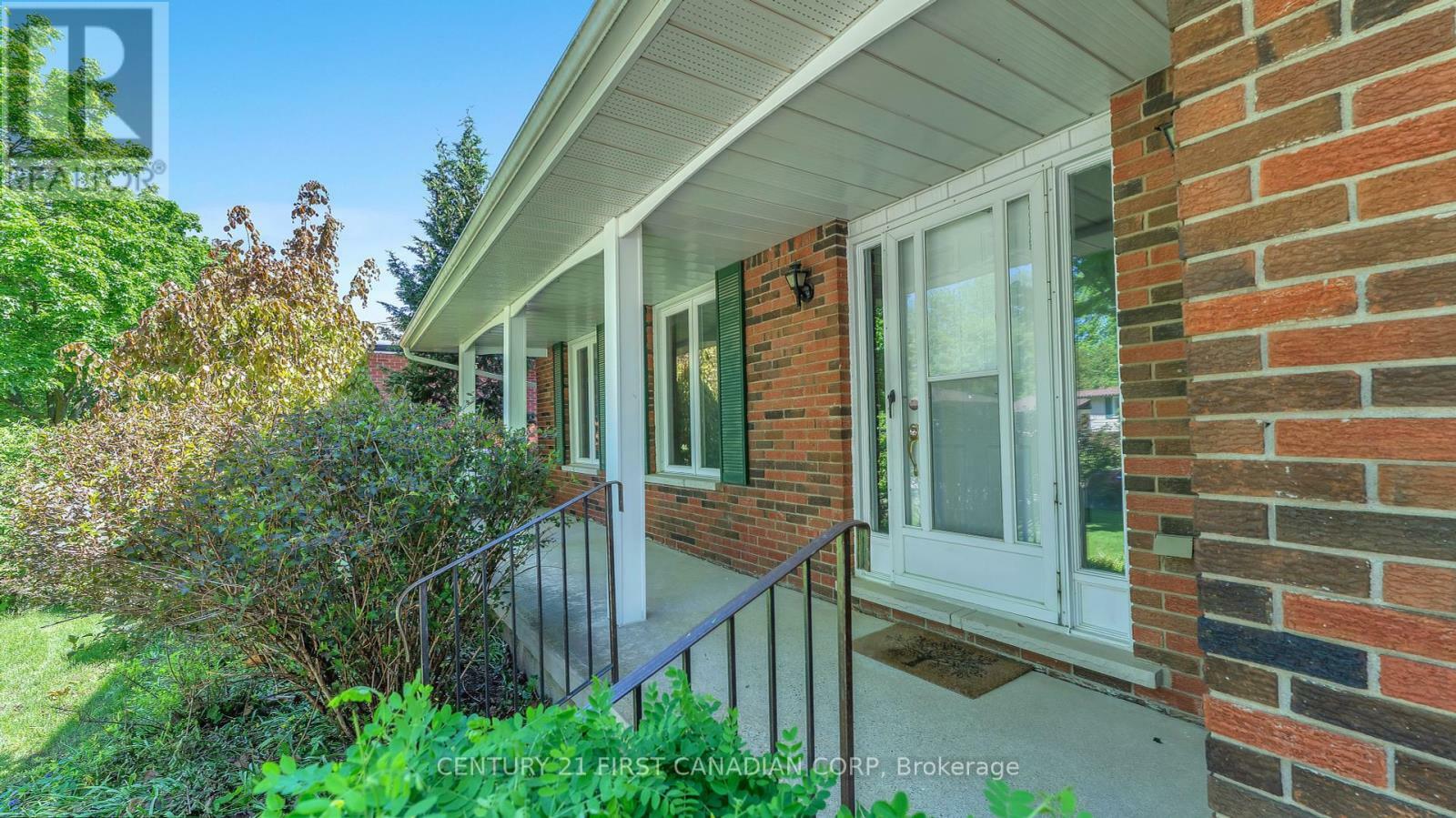 Property Photo: 325 Helen Drive ON N7G 3M6
