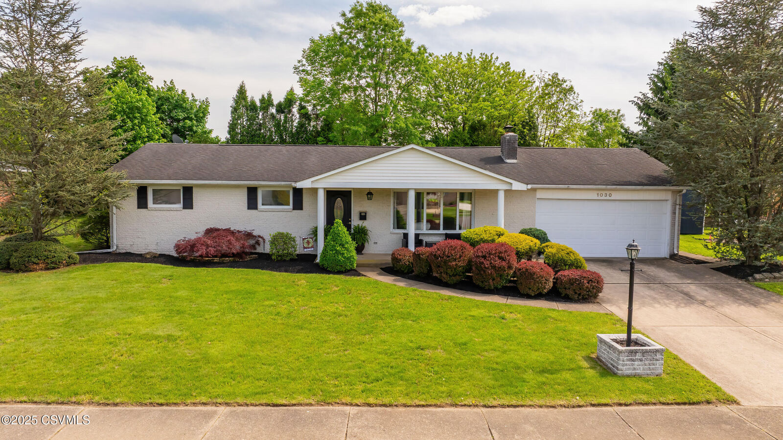 Property Photo:  1030 Ruthann Drive  PA 18603 