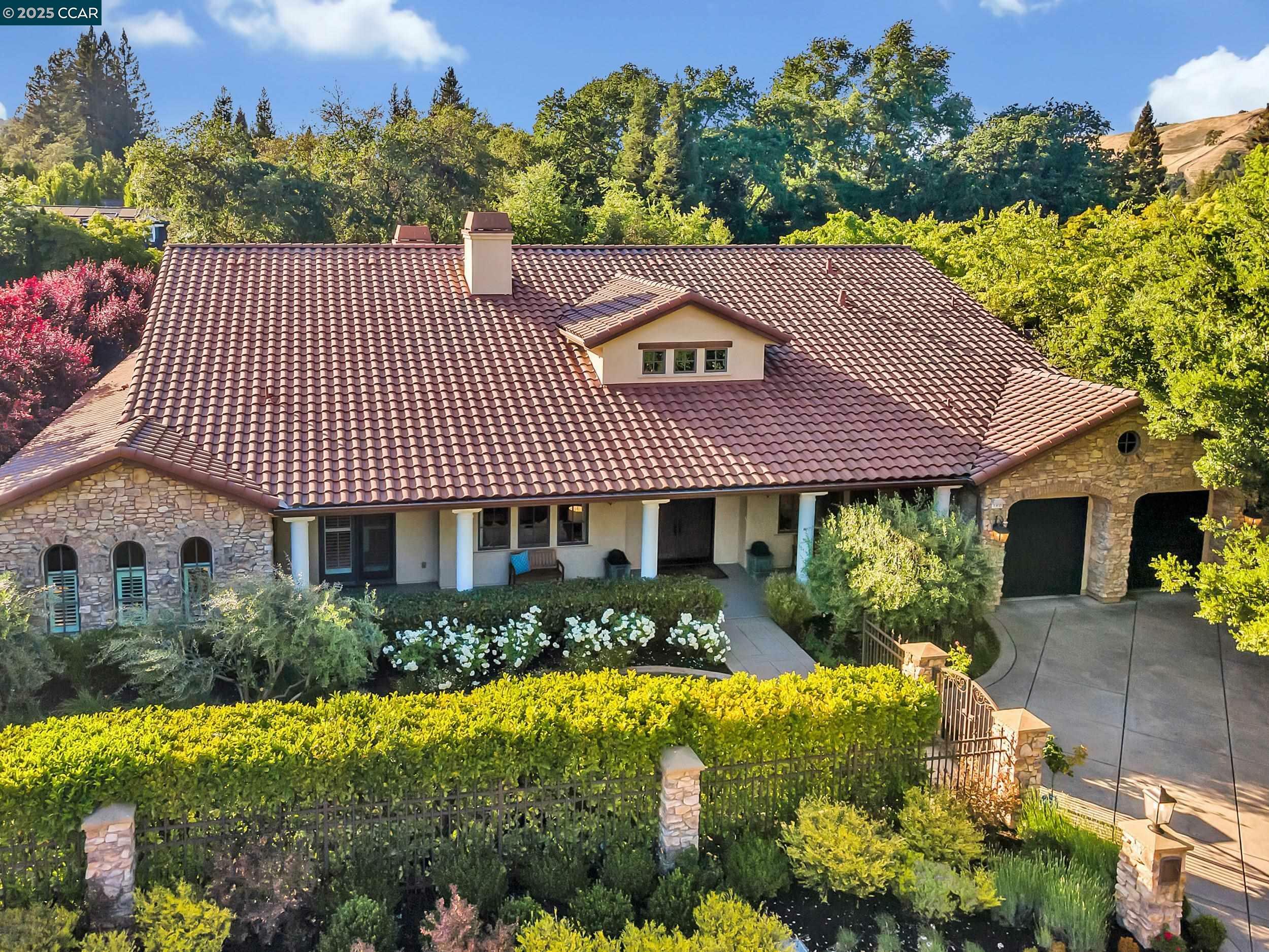 Property Photo: 160 Camille Ave CA 94507