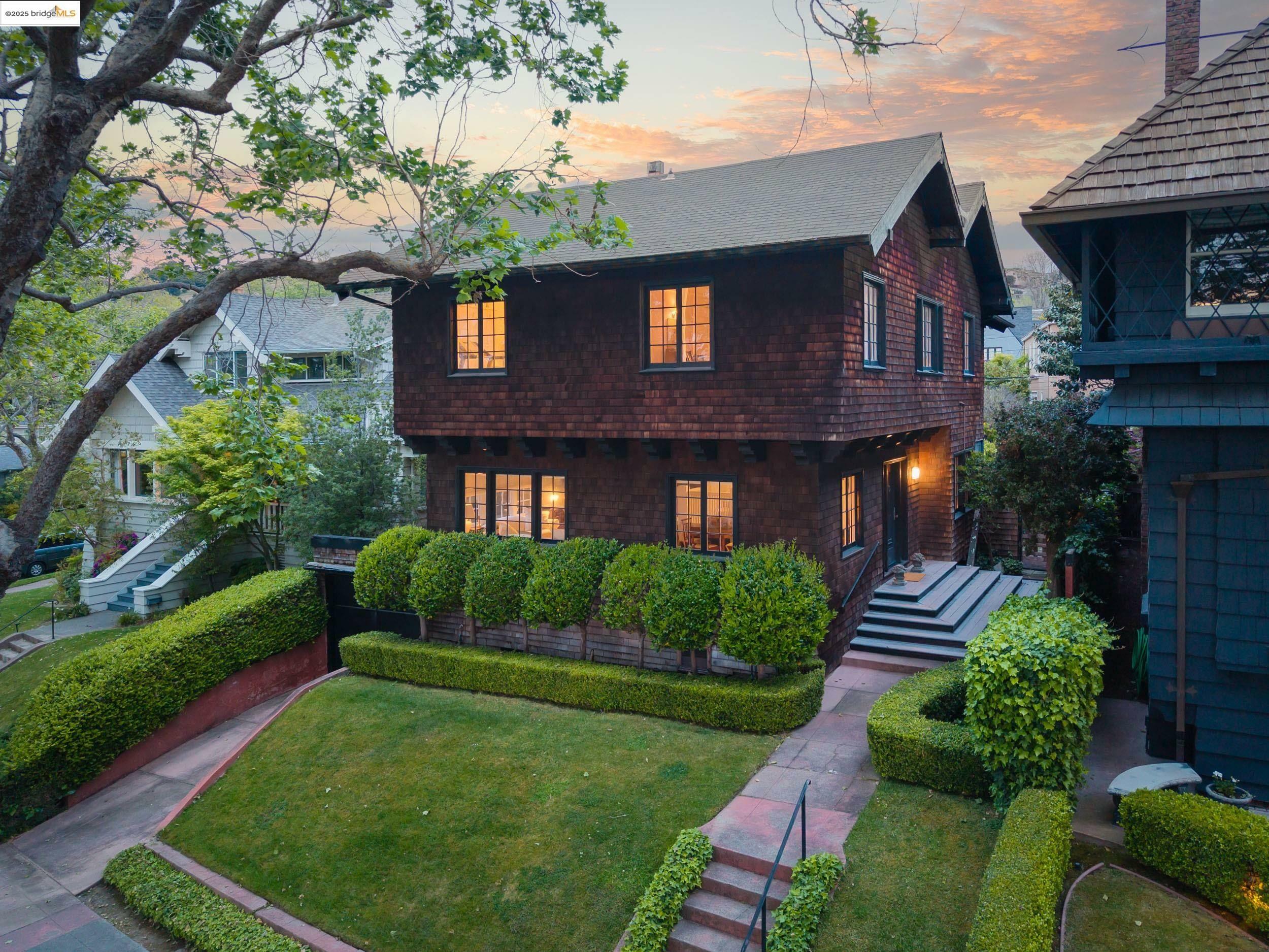 Property Photo: 108 Bonita Ave CA 94611