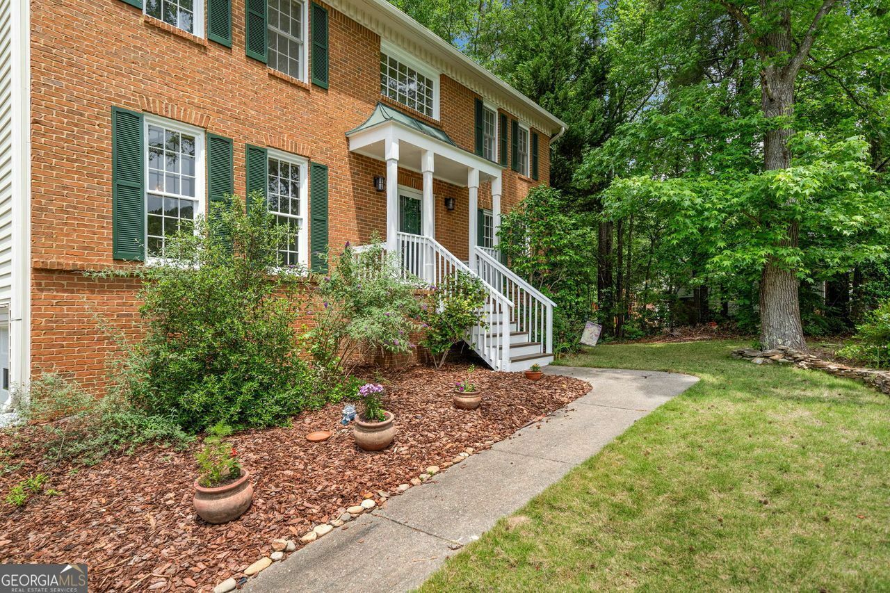 Property Photo:  1387 Wynford Gate SW  GA 30064 