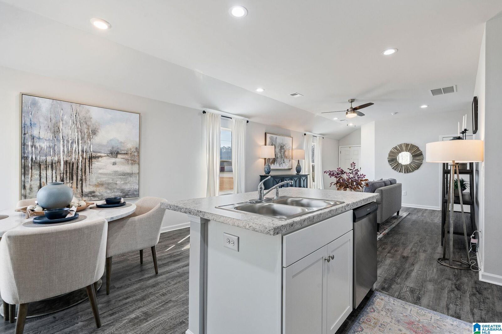 Property Photo: 186 Skyline Loop AL 36260