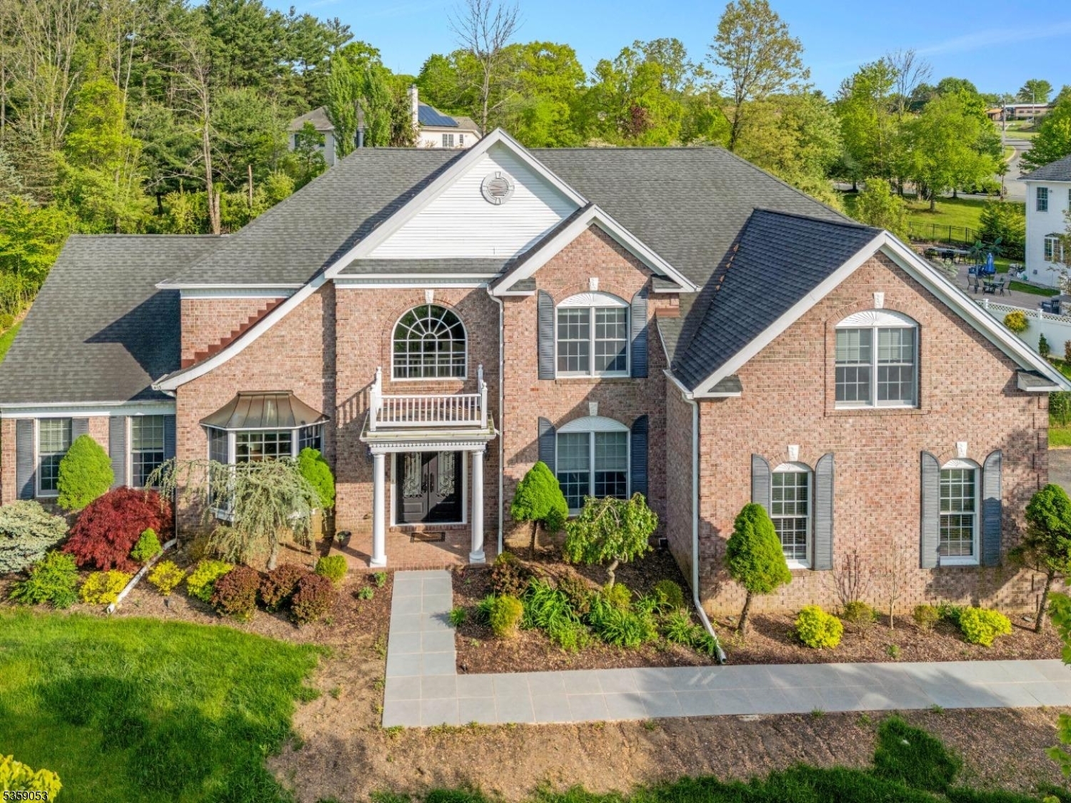 Property Photo: 4 Greenbriar Ct NJ 07836