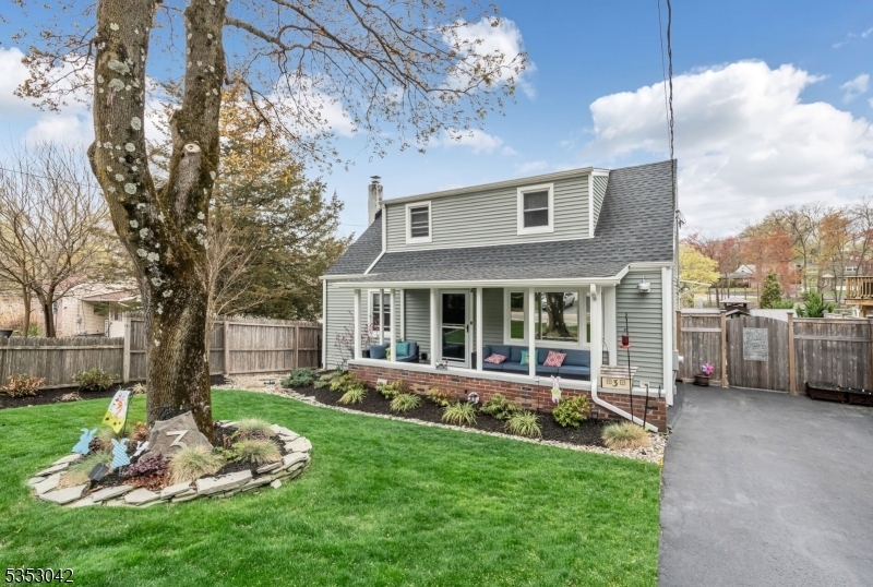 Property Photo:  3 Canterbury Rd  NJ 07456 
