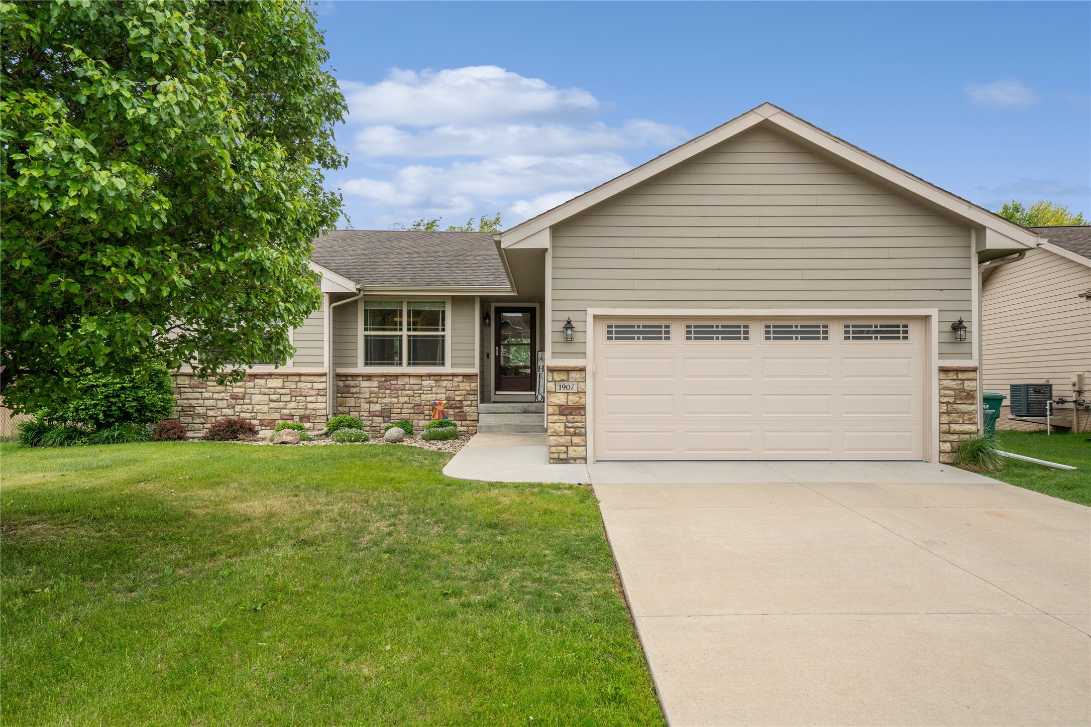 Property Photo: 1907 NW Lakeside Drive IA 50023