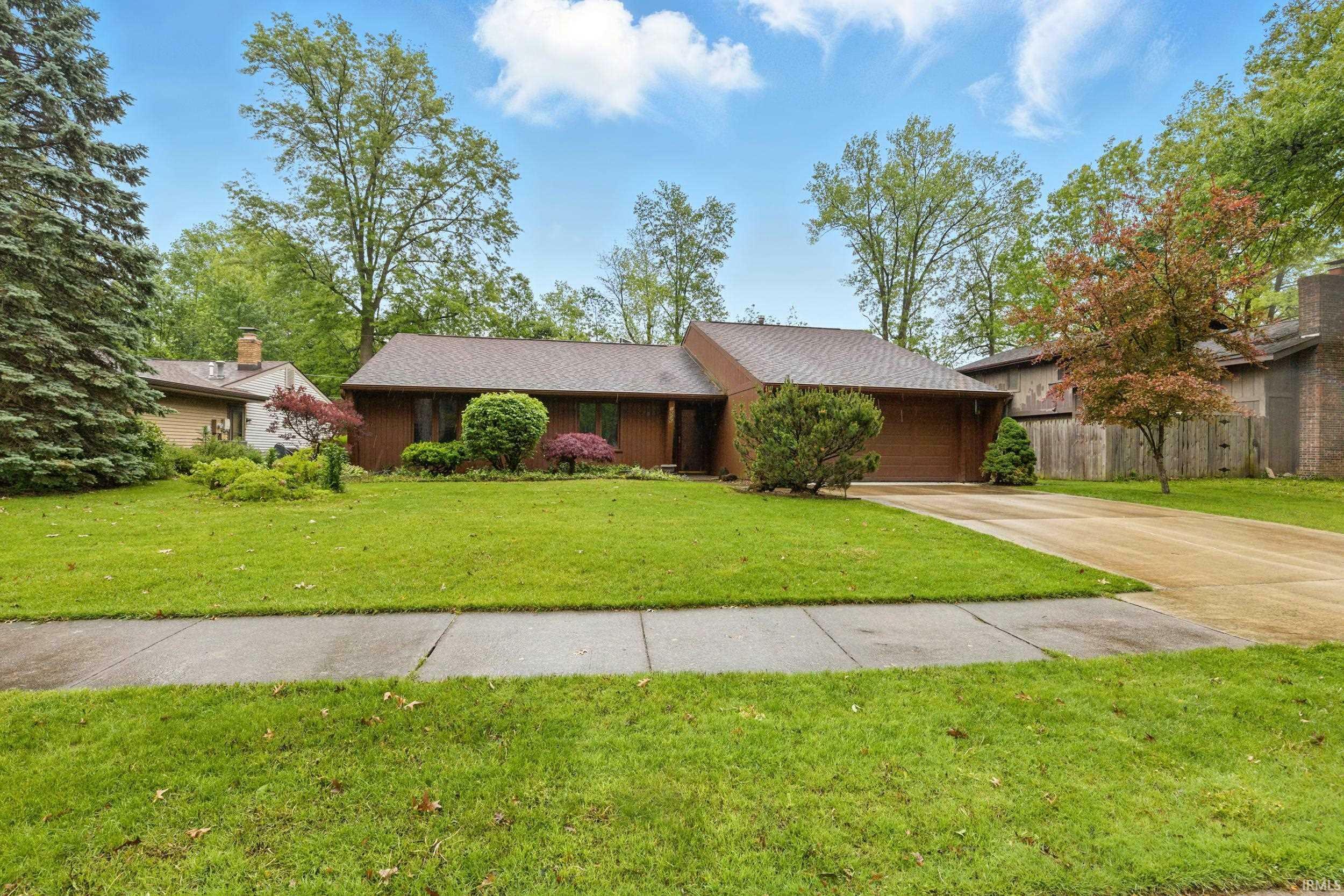 Property Photo:  1806 Duprey Drive  IN 46815-7610 