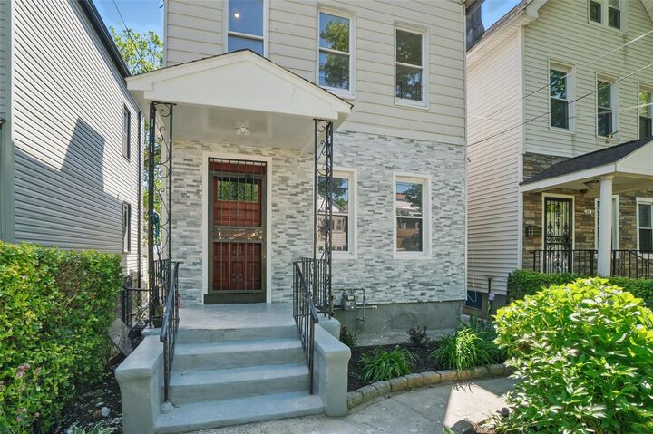 Property Photo:  419 S 7th Avenue  NY 10550 