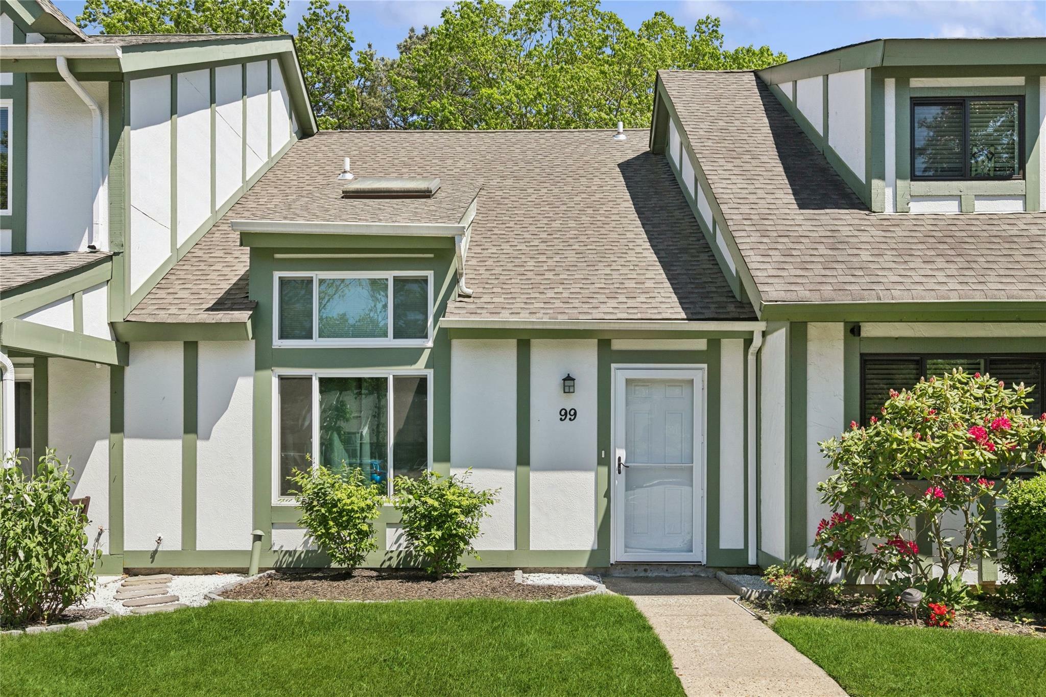 Property Photo: 99 Drexelgate Court NY 11953