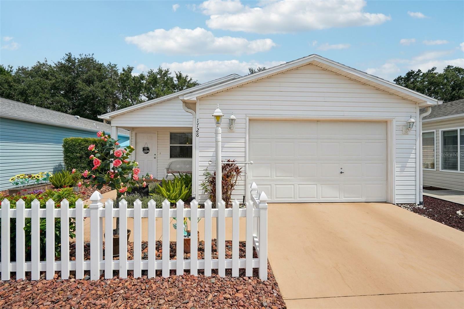 Property Photo: 1728 Morelos Road FL 32159