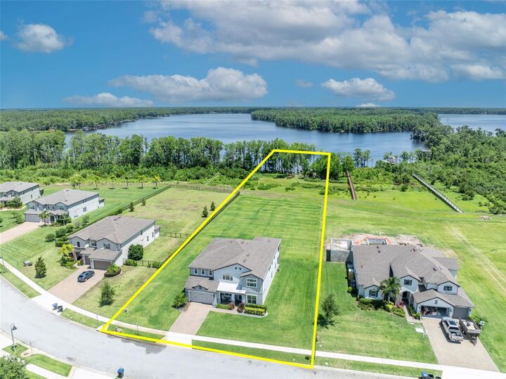 Property Photo: 17537 Sailfin Drive FL 32820