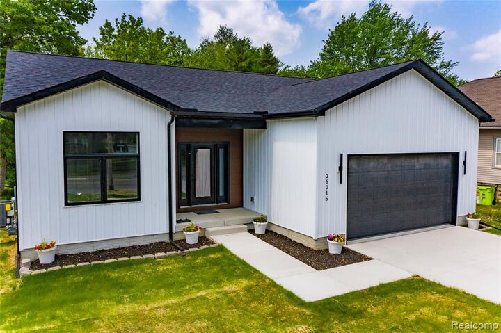 26015 E Huron River Drive  Flat Rock MI 48134 1218 photo