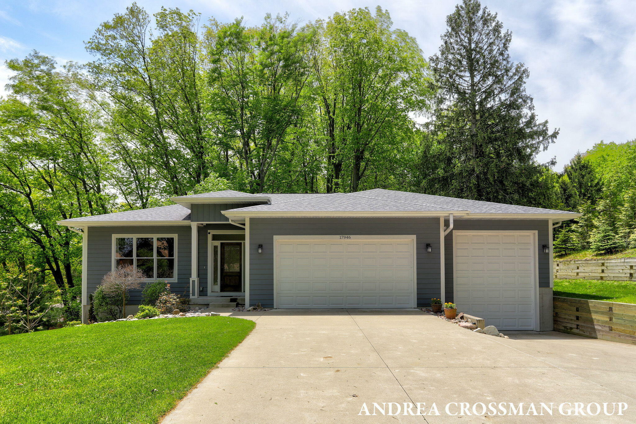 Property Photo: 17946 Robbins Road MI 49417