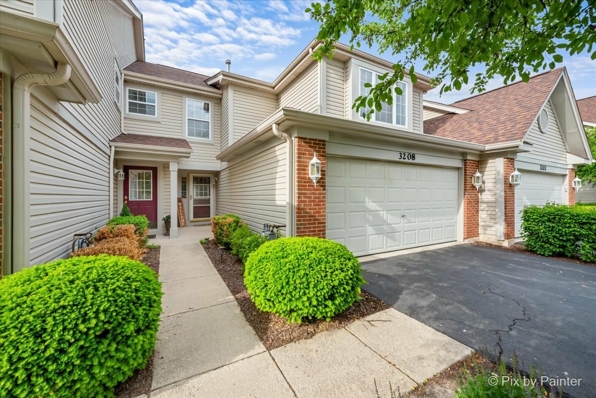 Property Photo: 3208 Raphael Court IL 60175