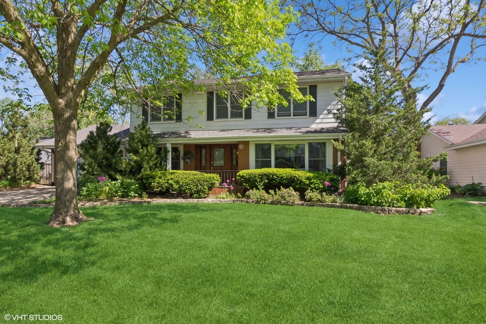 Property Photo: 22W080 Glen Valley Drive IL 60137