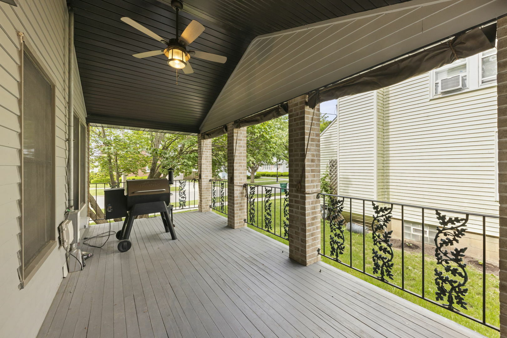 Property Photo: 24202 W Commercial Street IL 60544