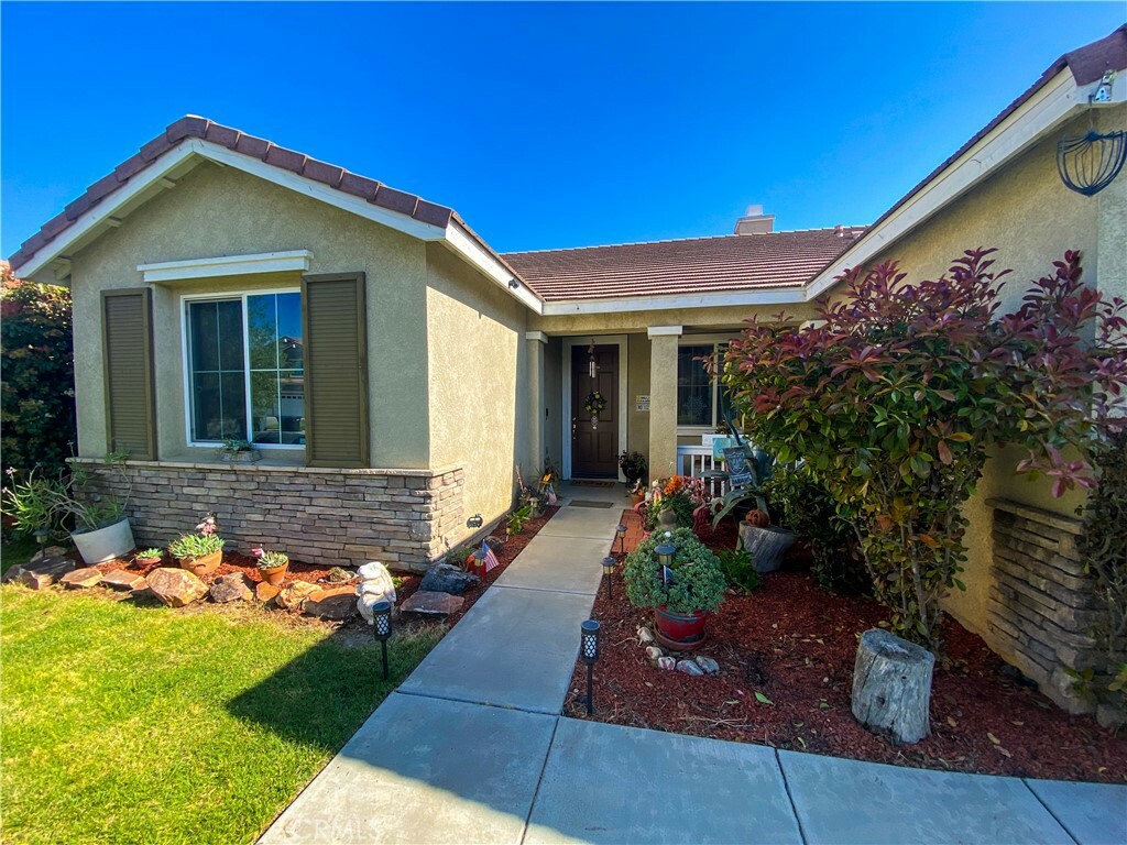 Property Photo: 1436 Saddlebrook Way CA 92582