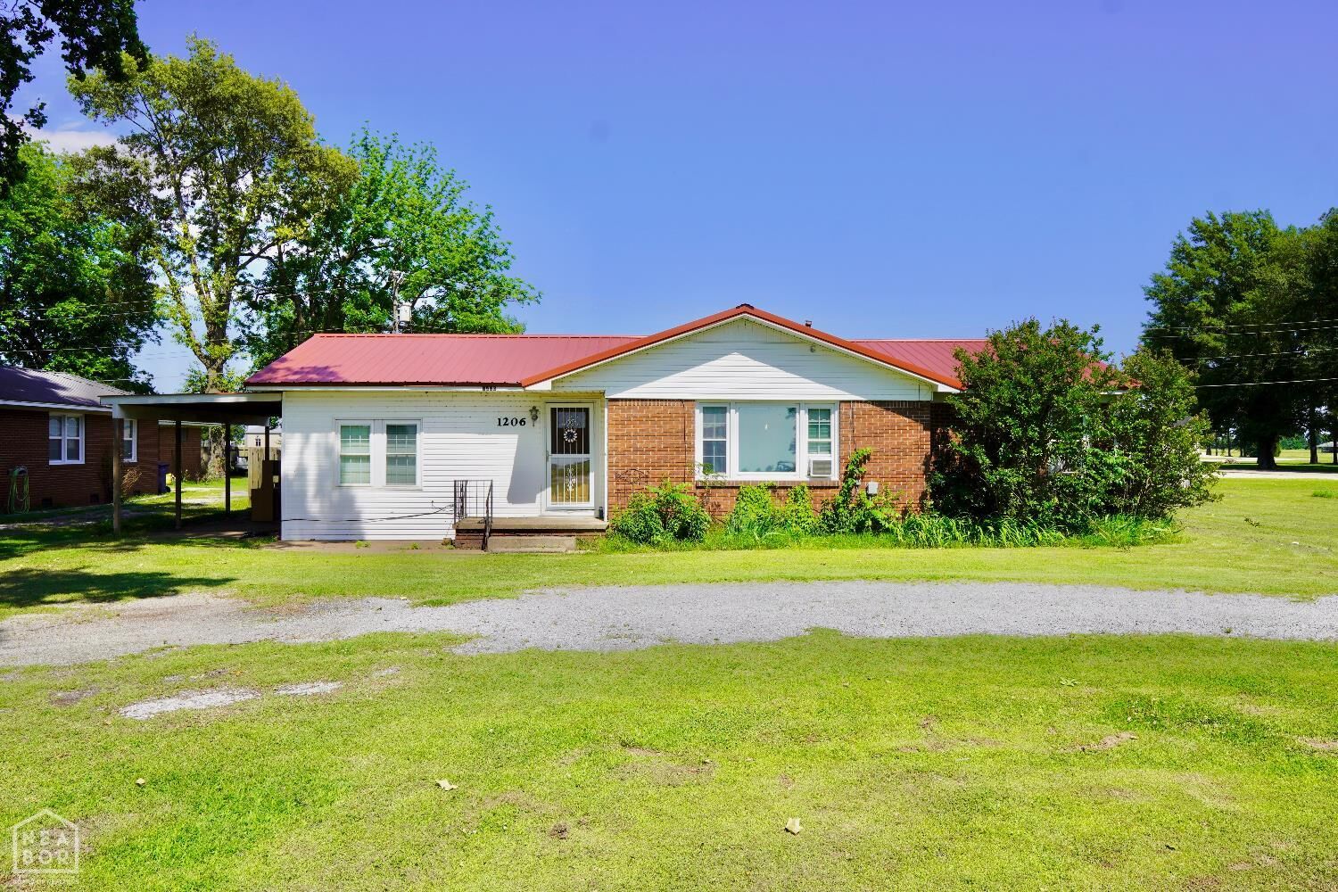 Property Photo:  1206 S Main Street  AR 72438 