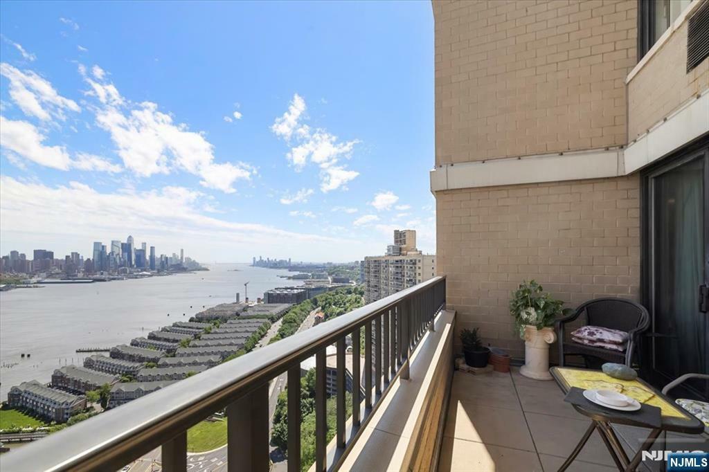 Property Photo: 7000 Jfk Blvd E 40B NJ 07093