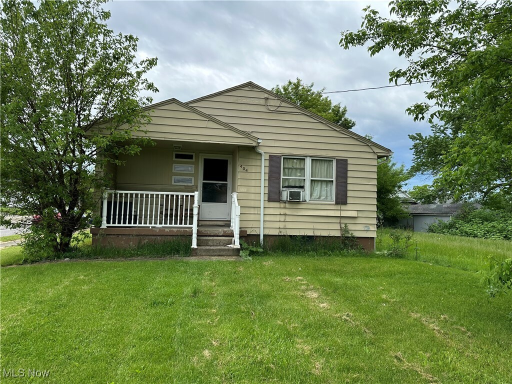 Property Photo: 404 N Glenellen Avenue OH 44509