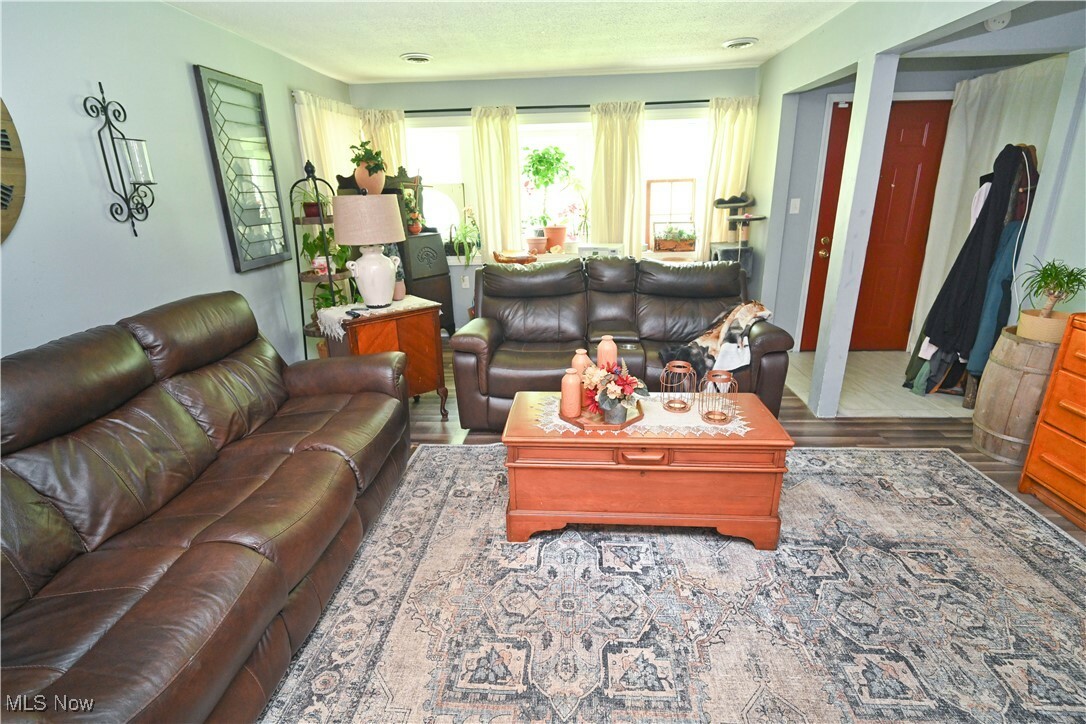 Property Photo: 1865 Park Drive OH 44446