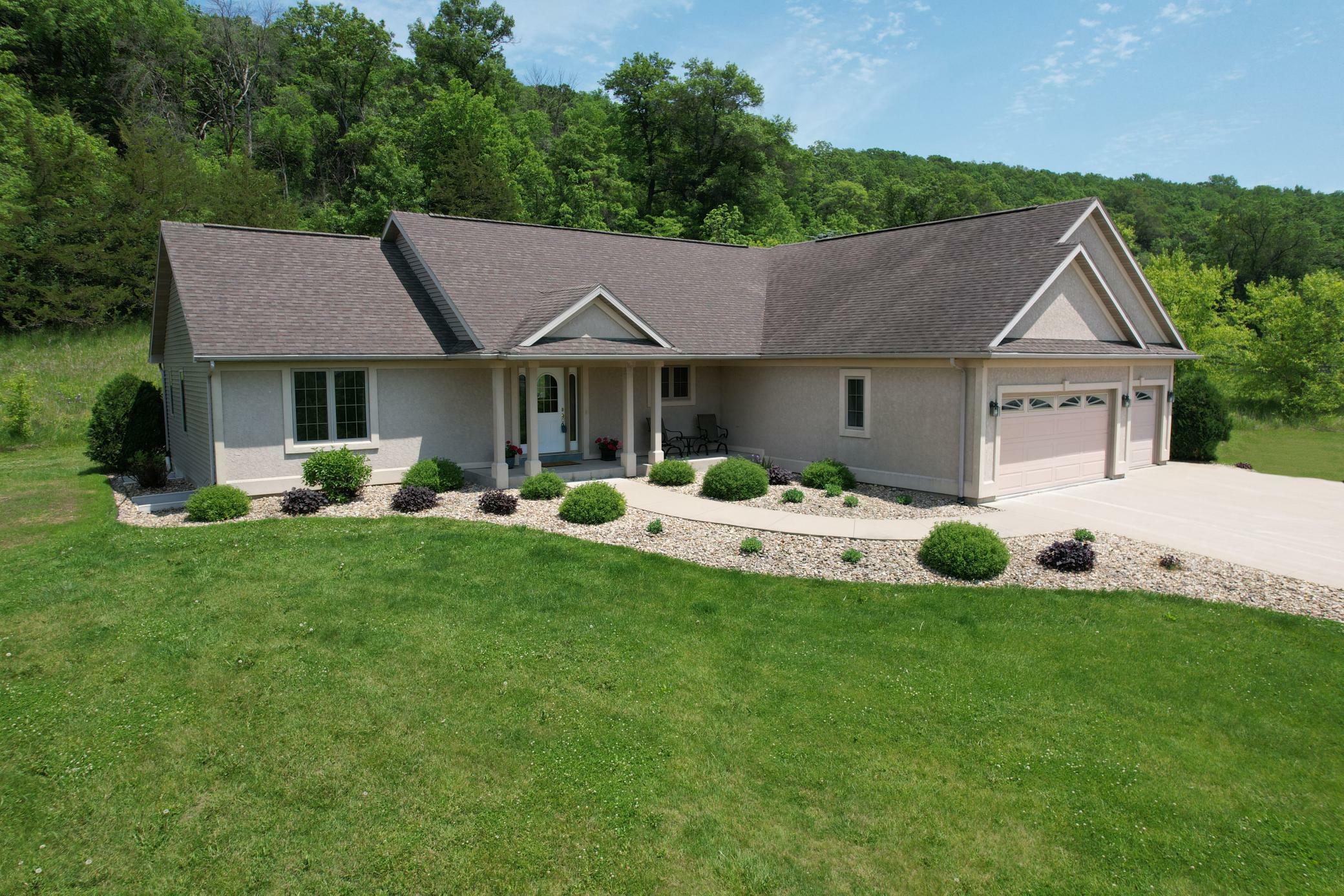 Property Photo: 9484 N Branch Road SE MN 55923