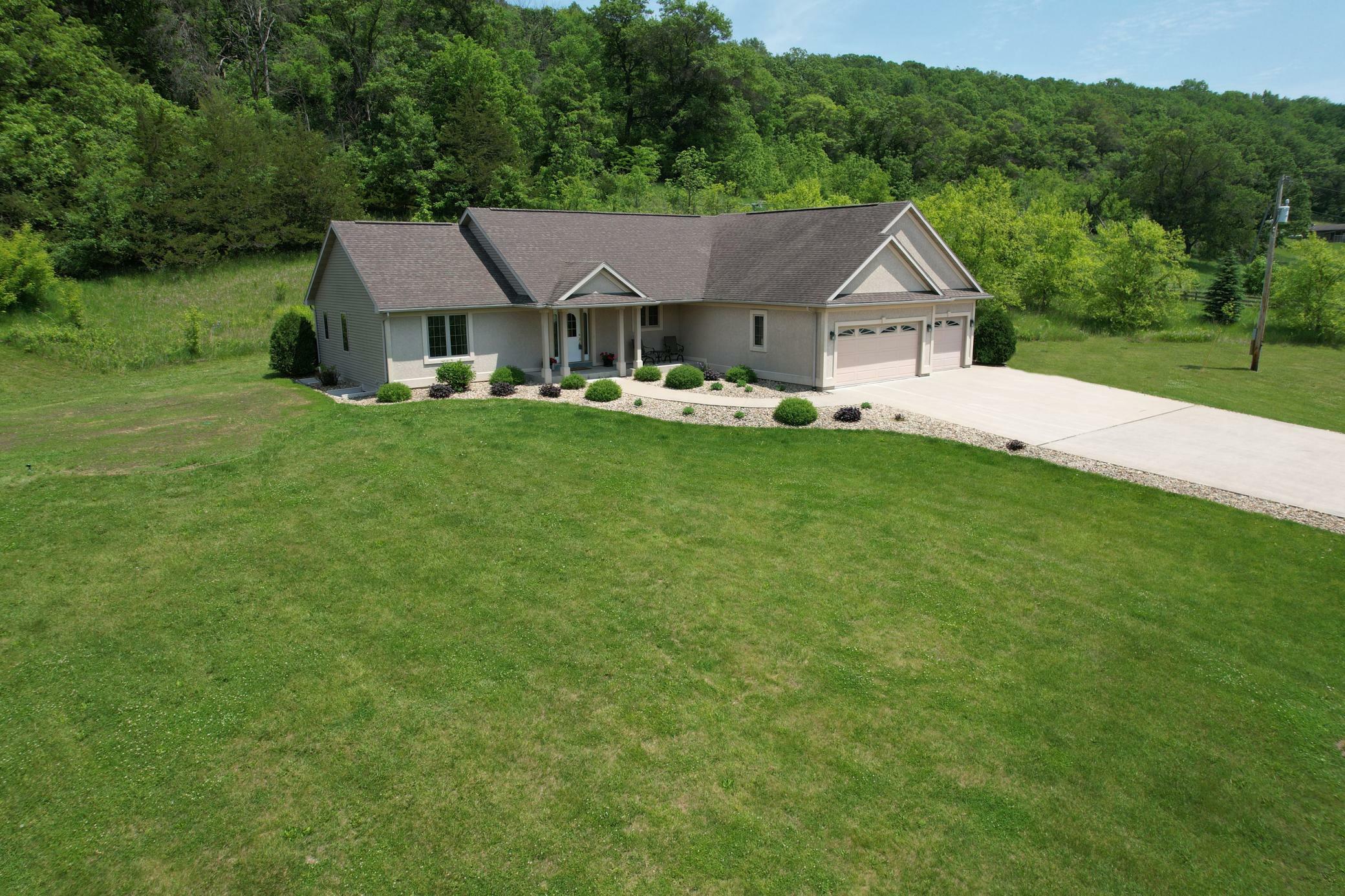 Property Photo: 9484 N Branch Road SE MN 55923