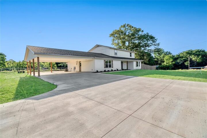 Property Photo:  670 County Road 44050  TX 75473 