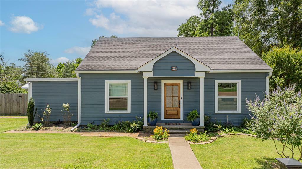 Property Photo: 107 W Myrtle TX 75494