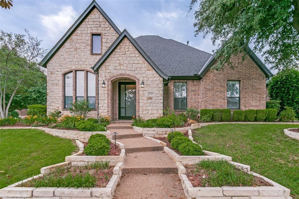 Property Photo: 1121 Riverwalk Court TX 76034
