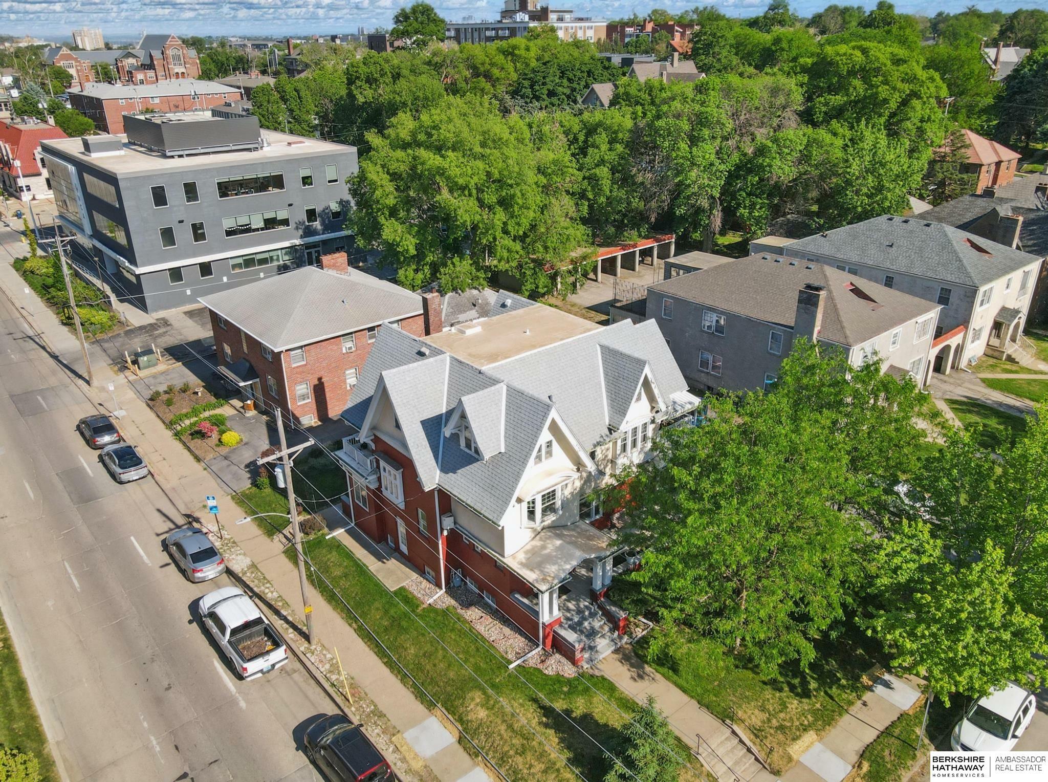 Property Photo: 401 S 38th Avenue NE 68131