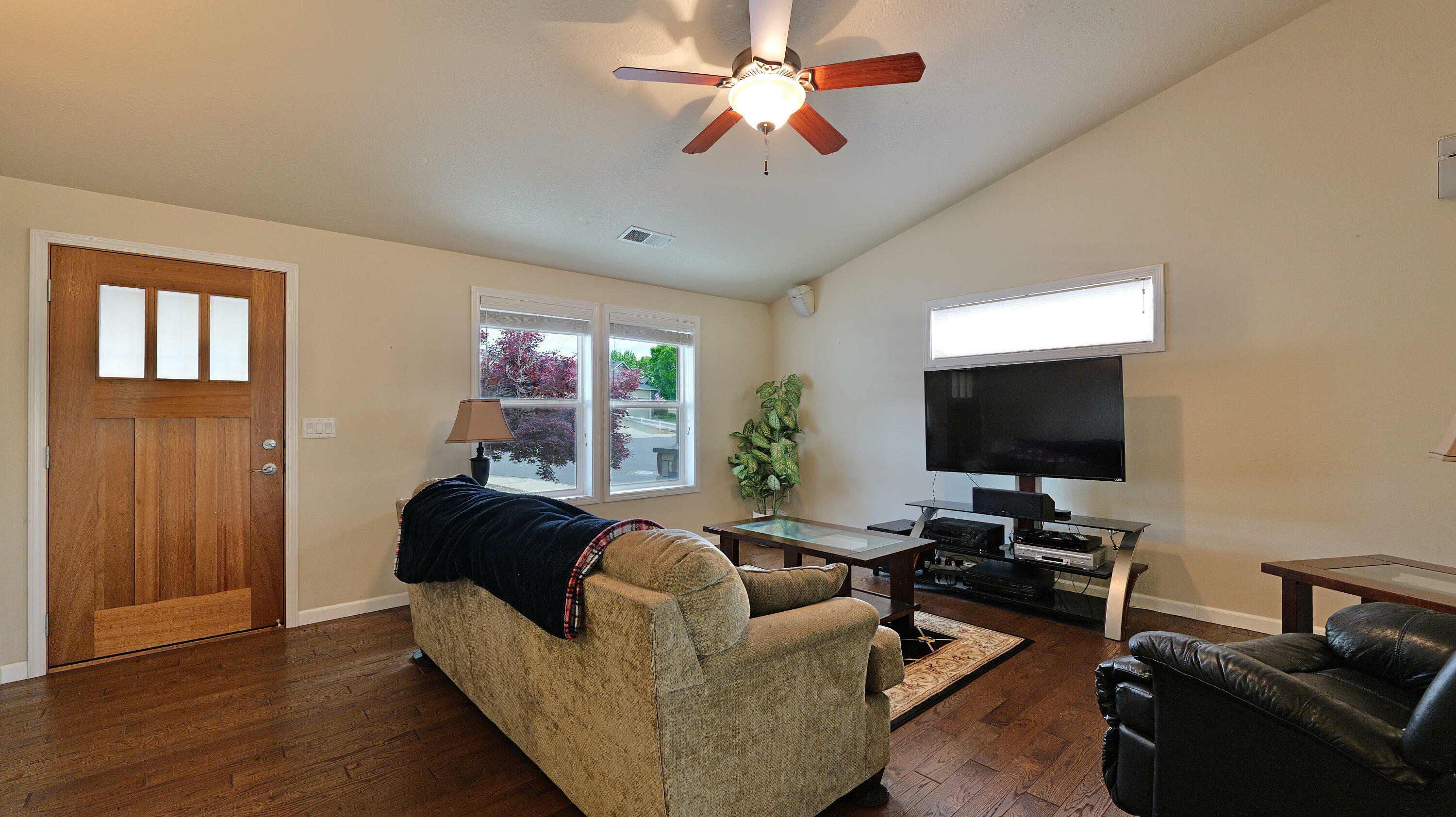 Property Photo: 1180 Highlands Drive OR 97524