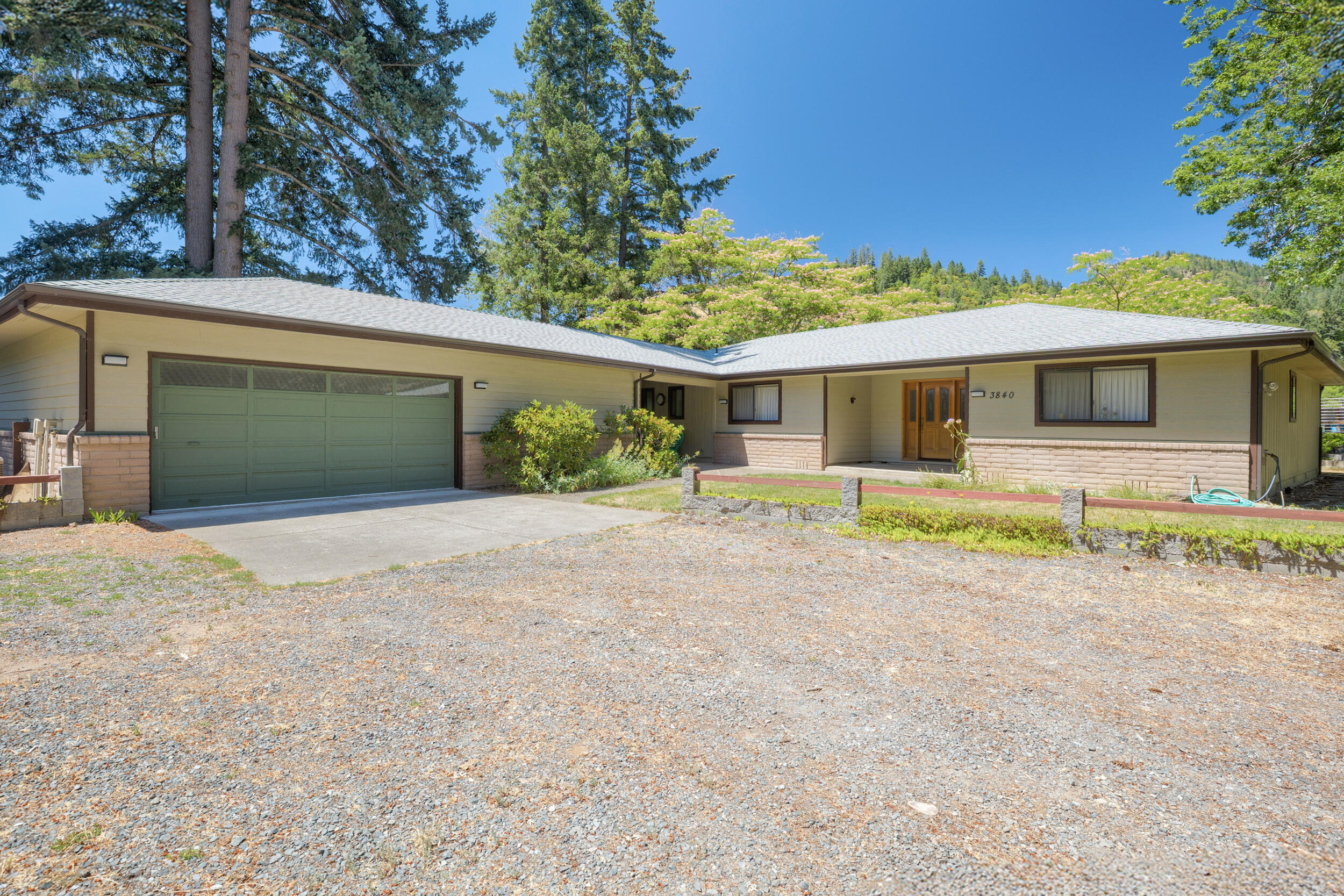 Property Photo:  3840 Almar Road  OR 97527 