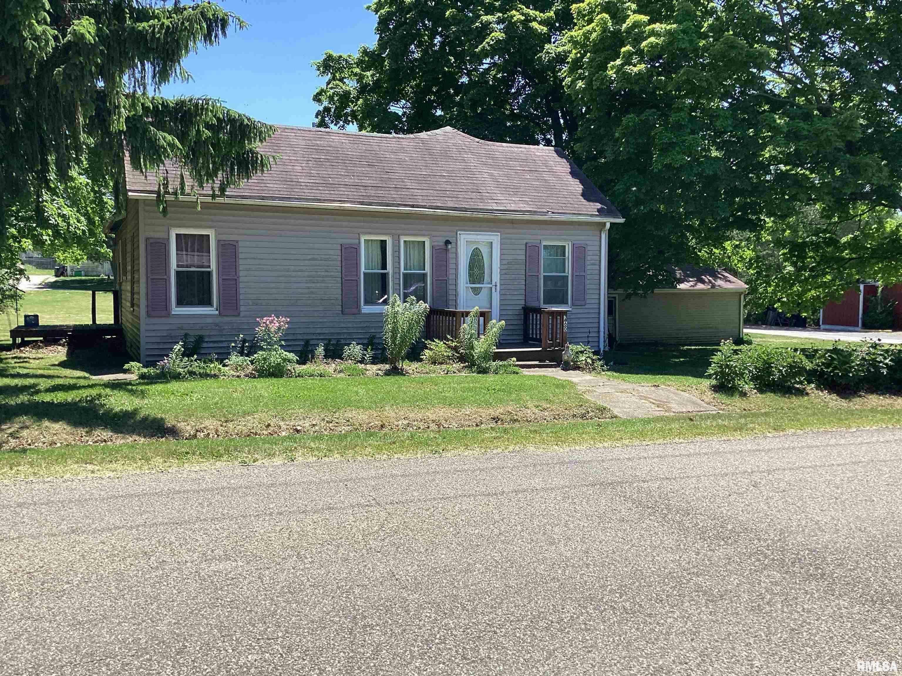 Property Photo: 260 W Division Street IL 61553