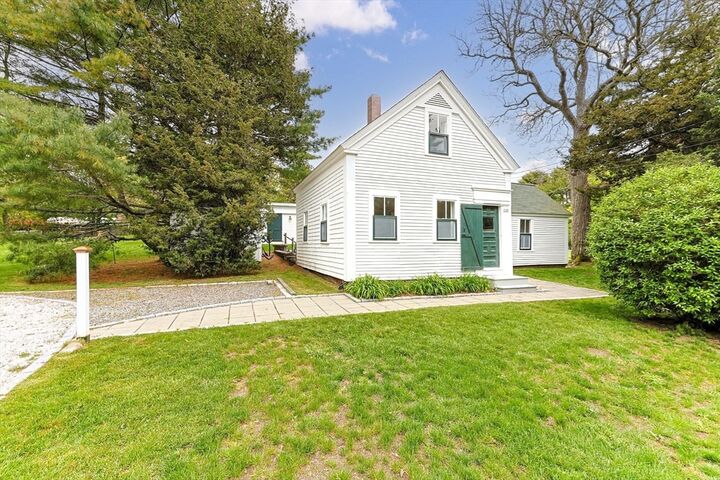 Property Photo:  1110 Queen Anne Rd  MA 02645 