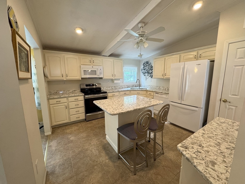 Property Photo:  21 Deer Run  MA 01506 