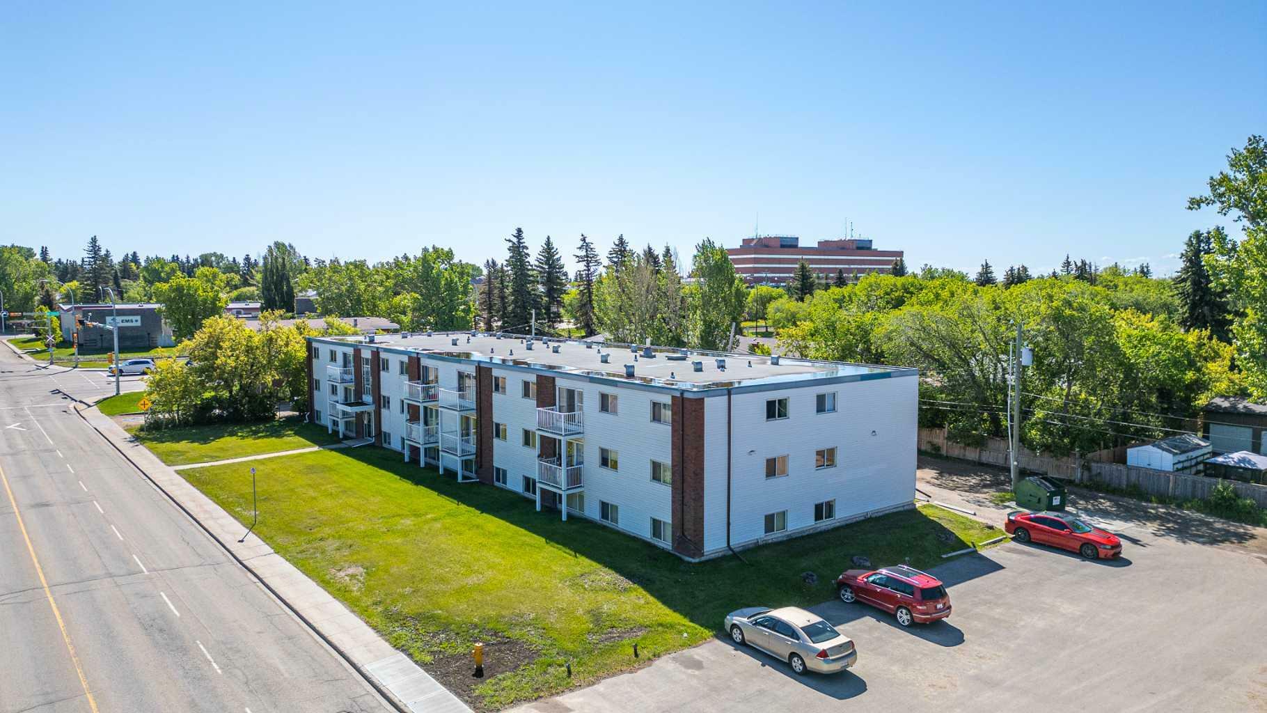 Property Photo:  9807 108 Avenue 208  AB T8V 1N5 