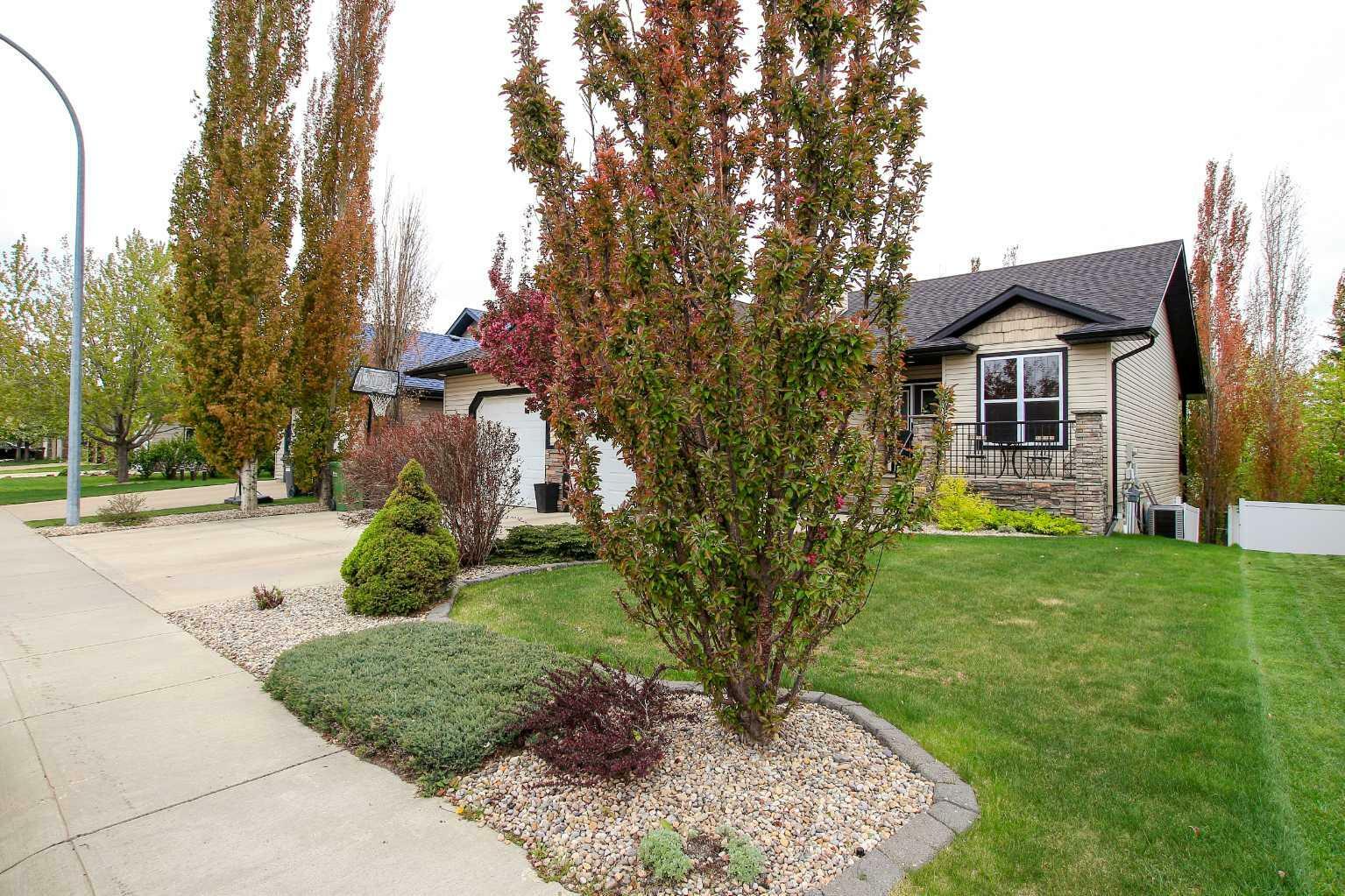 Property Photo: 76 Illingworth Close AB T4R 0B1