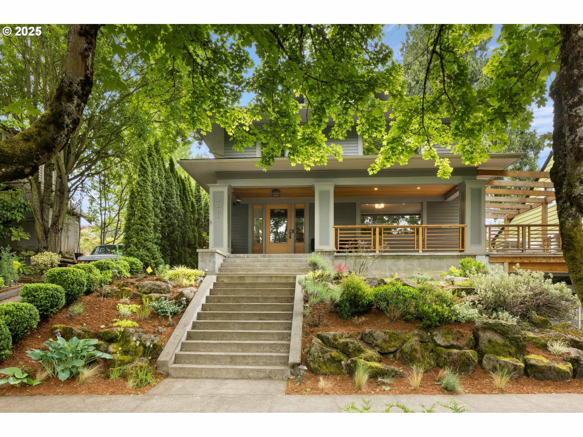 Property Photo: 4000 NE Hassalo St OR 97232