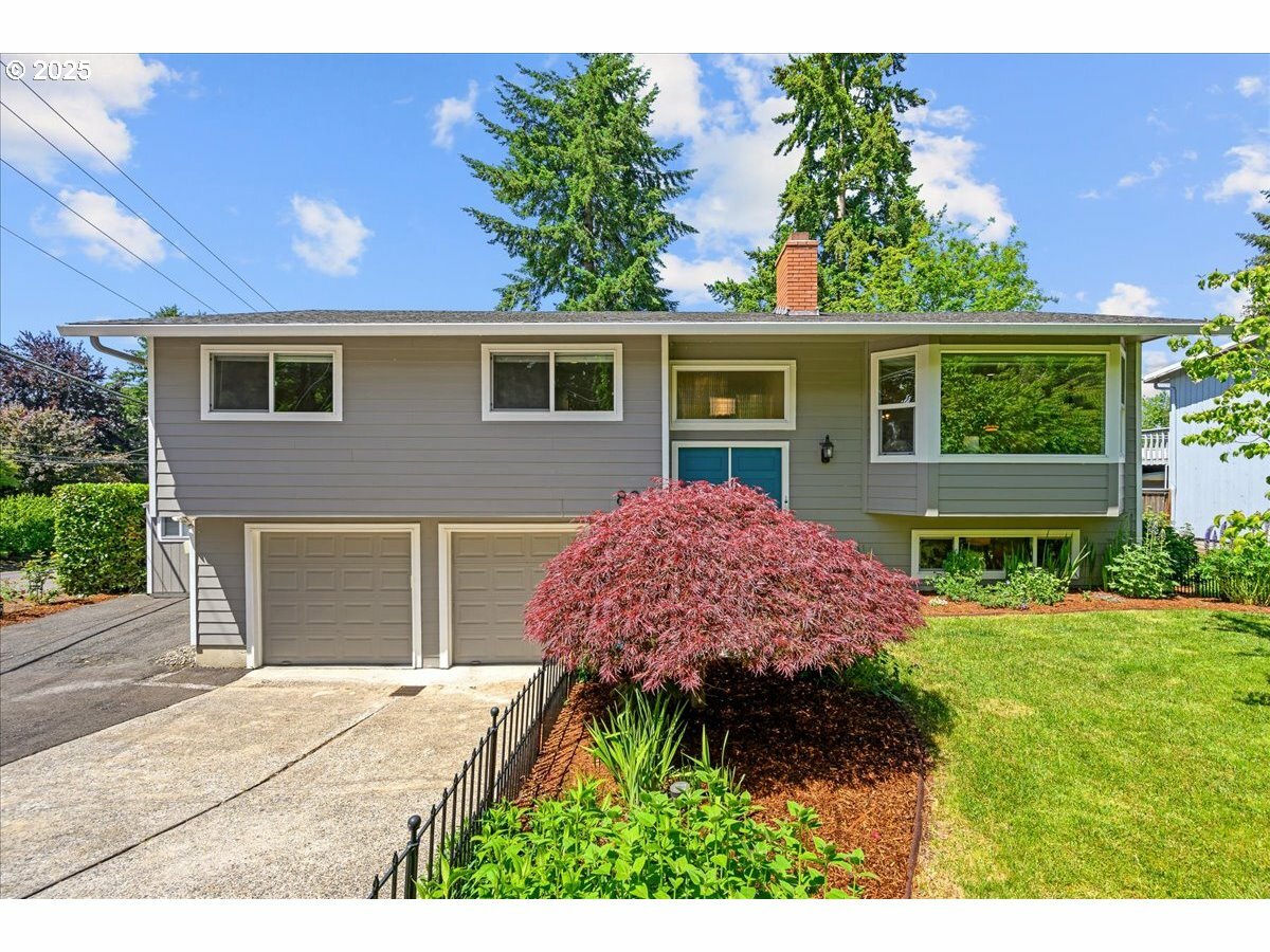 885 SW Spring Ln  Portland OR 97225 photo
