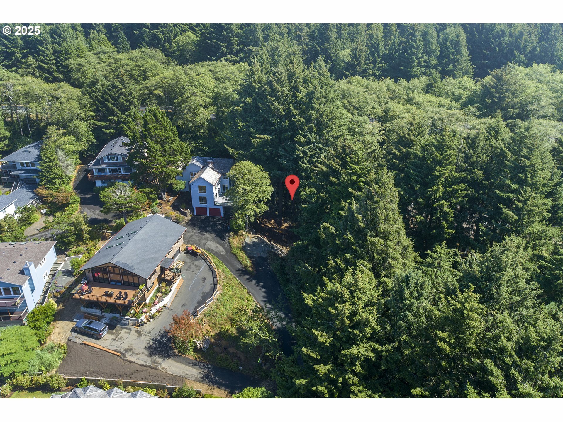 Property Photo: 415 Chilkoot Tr OR 97110
