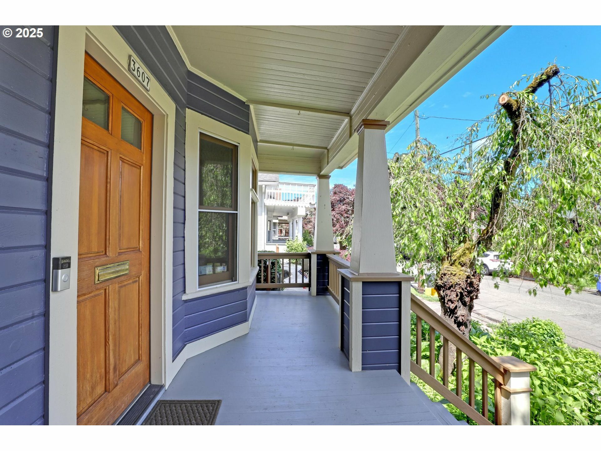 Property Photo: 3607 NE 13th Ave OR 97212