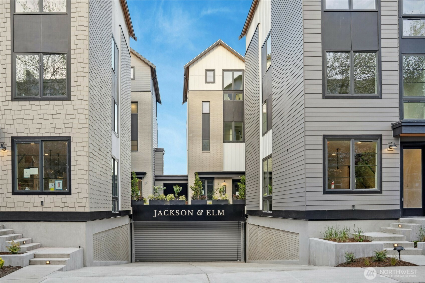 Property Photo: 116 A 2nd Ave S WA 98033