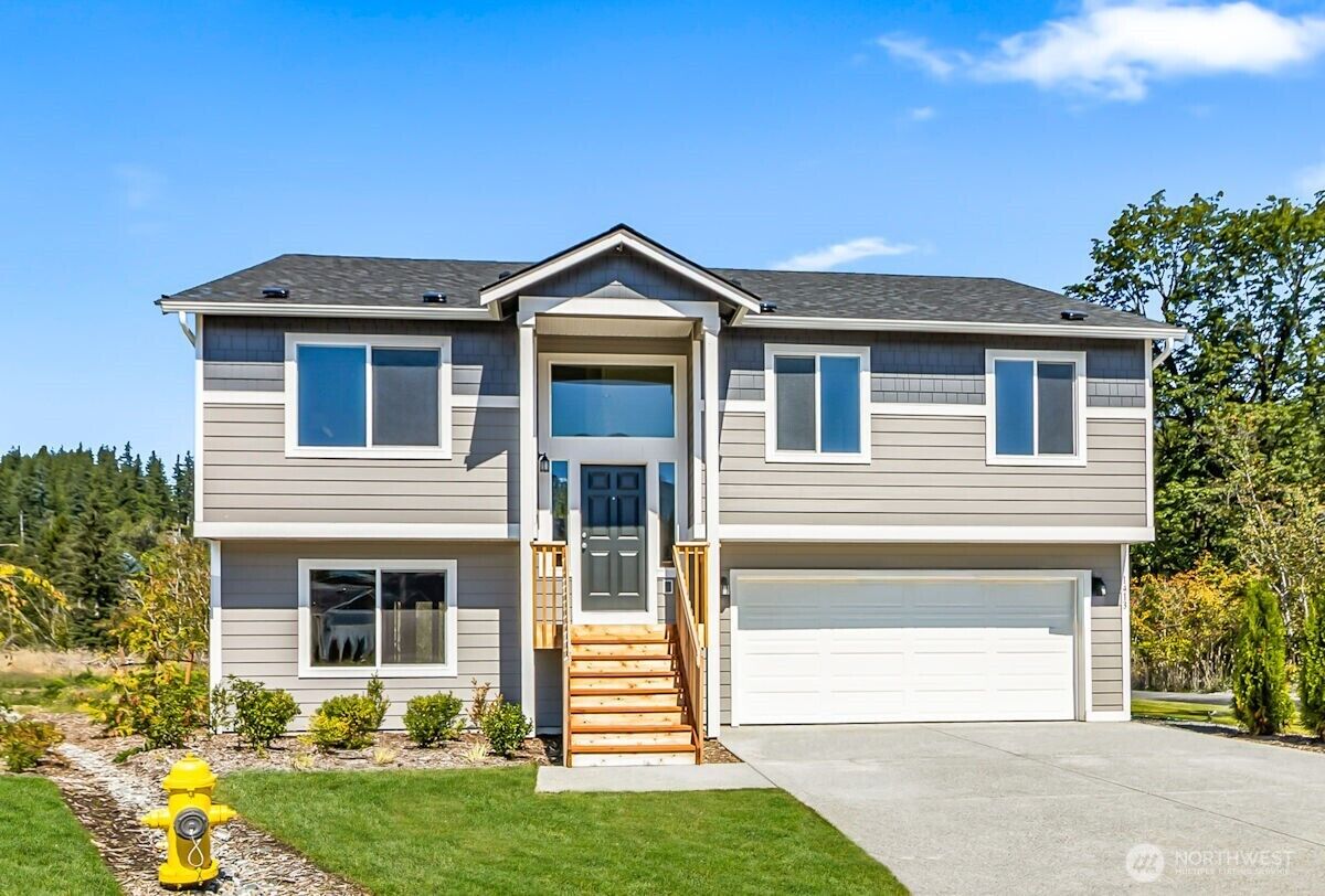 Property Photo:  1413  Alder Lane  WA 98251 