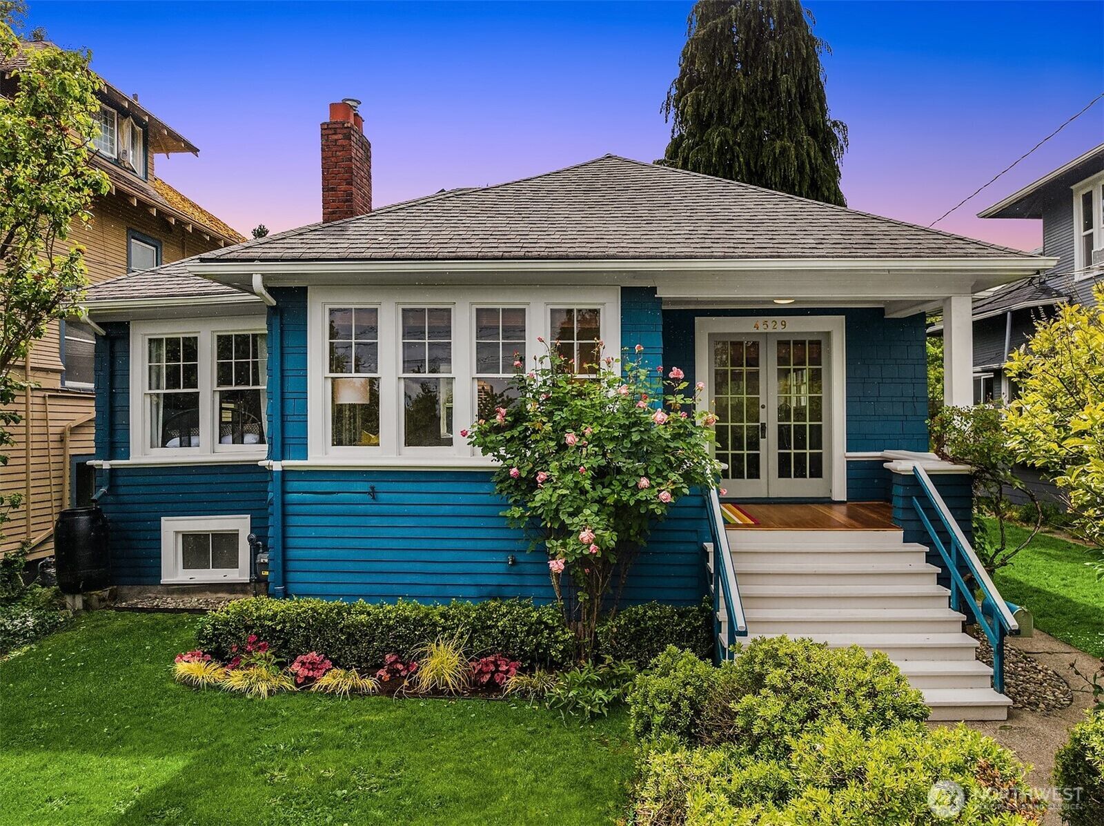 Property Photo:  4529  Eastern Avenue N  WA 98103 