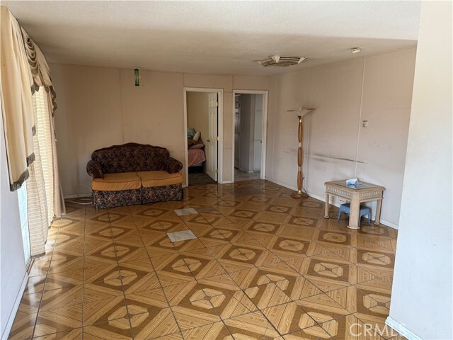 Property Photo: 438 E Avenue R5 CA 93550