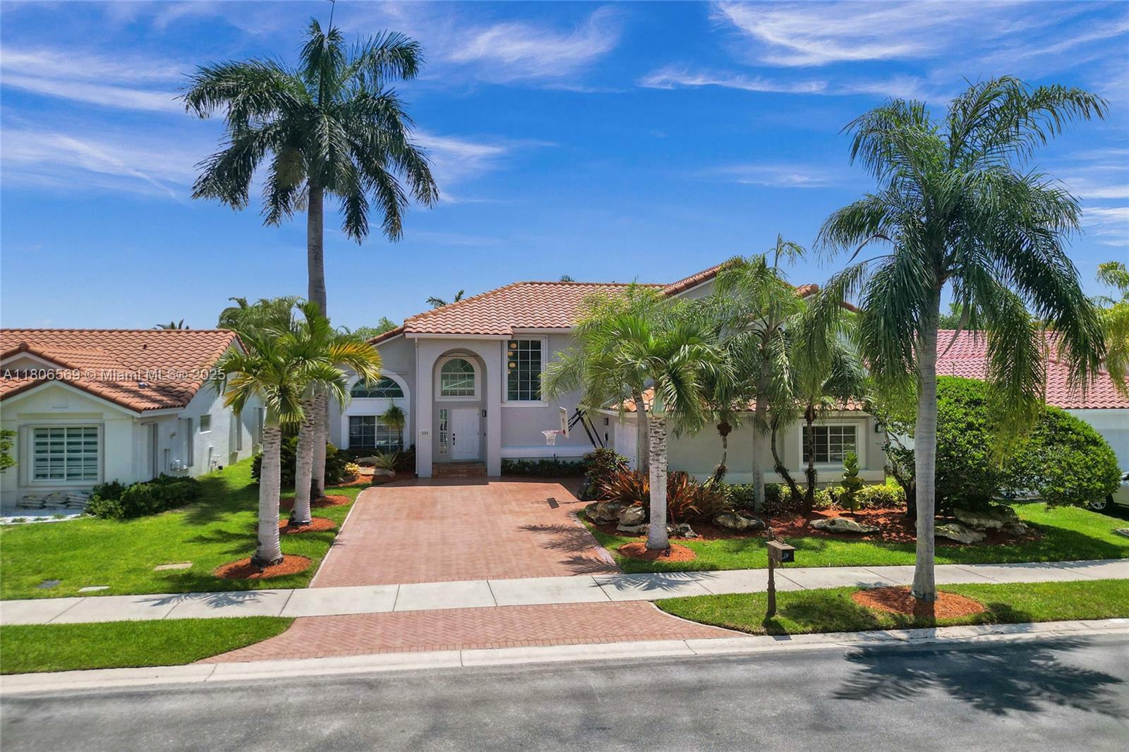 Property Photo: 594 Spinnaker FL 33326