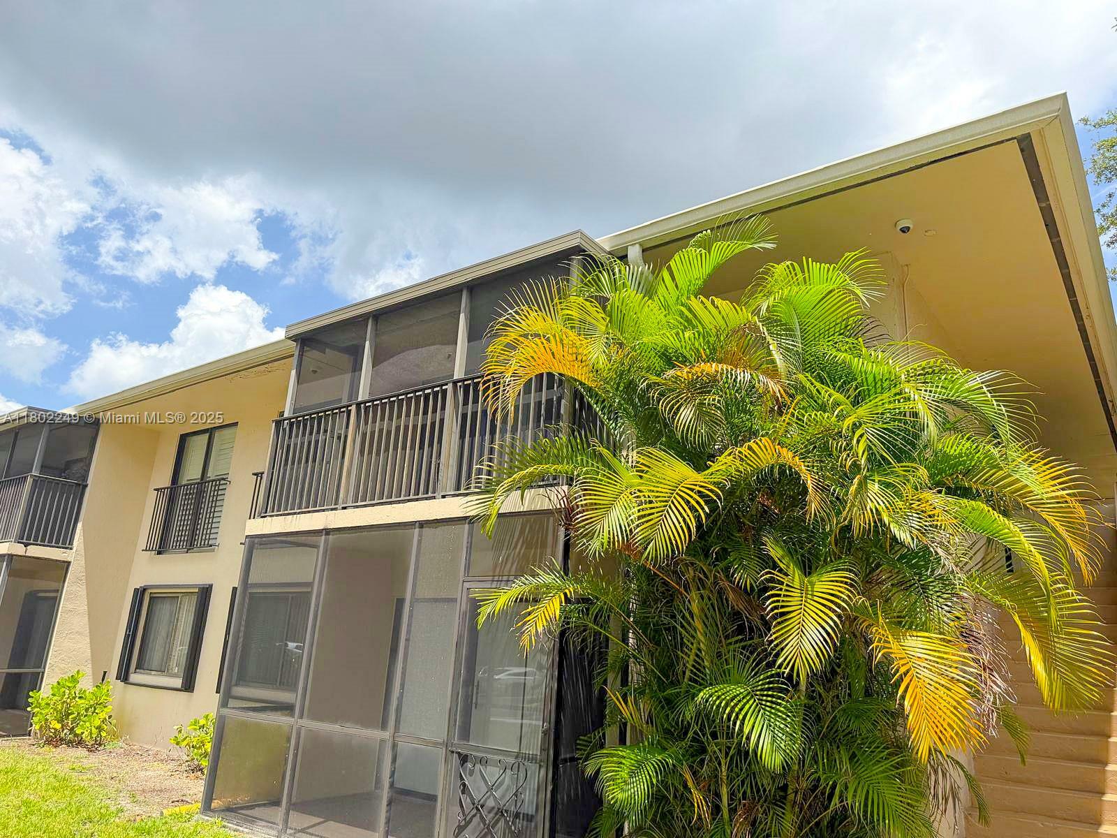 Property Photo: 5855 Washington St 99 FL 33023