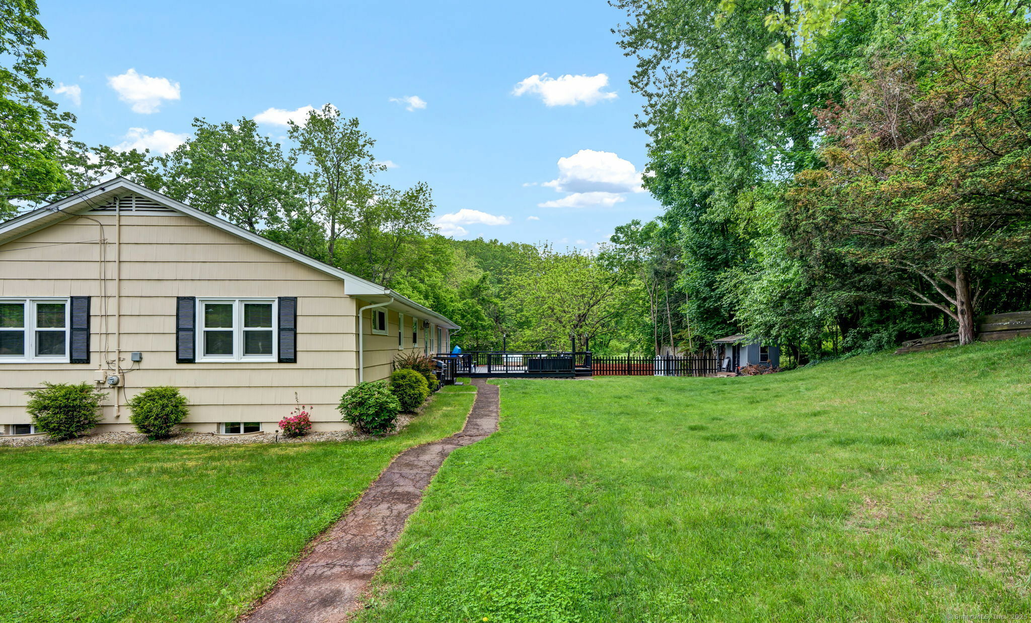 Property Photo: 207 Jepson Lane CT 06451