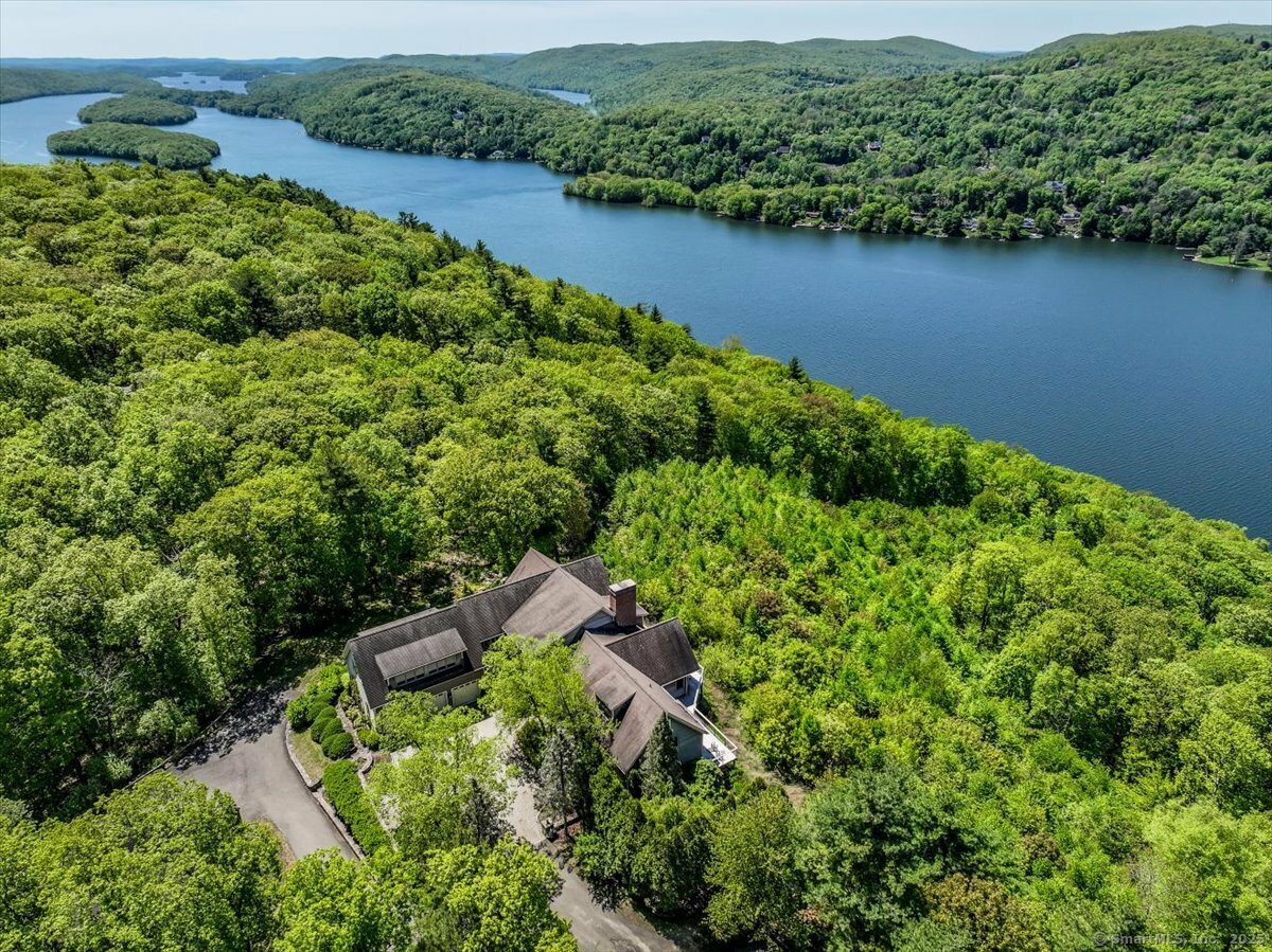Property Photo: 12 Fox Run CT 06784